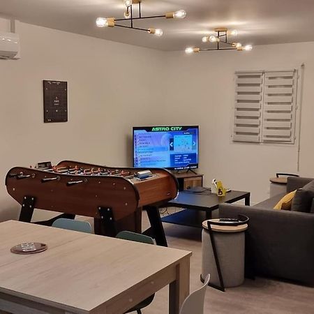Belle Maison Climatisee Renovee Pac-Man Entre Collegues, Amis, Famille - Barbecue - Netflix - Prime - Baby Foot 50Cts Saint-Seurin-sur-l'Isle Экстерьер фото