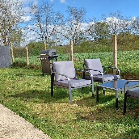 Belle Maison Climatisee Renovee Pac-Man Entre Collegues, Amis, Famille - Barbecue - Netflix - Prime - Baby Foot 50Cts Saint-Seurin-sur-l'Isle Экстерьер фото