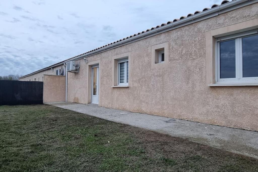 Belle Maison Climatisee Renovee Pac-Man Entre Collegues, Amis, Famille - Barbecue - Netflix - Prime - Baby Foot 50Cts Saint-Seurin-sur-l'Isle Экстерьер фото