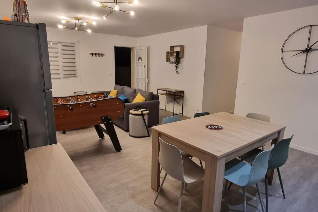 Belle Maison Climatisee Renovee Pac-Man Entre Collegues, Amis, Famille - Barbecue - Netflix - Prime - Baby Foot 50Cts Saint-Seurin-sur-l'Isle Экстерьер фото