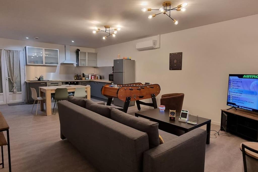 Belle Maison Climatisee Renovee Pac-Man Entre Collegues, Amis, Famille - Barbecue - Netflix - Prime - Baby Foot 50Cts Saint-Seurin-sur-l'Isle Экстерьер фото