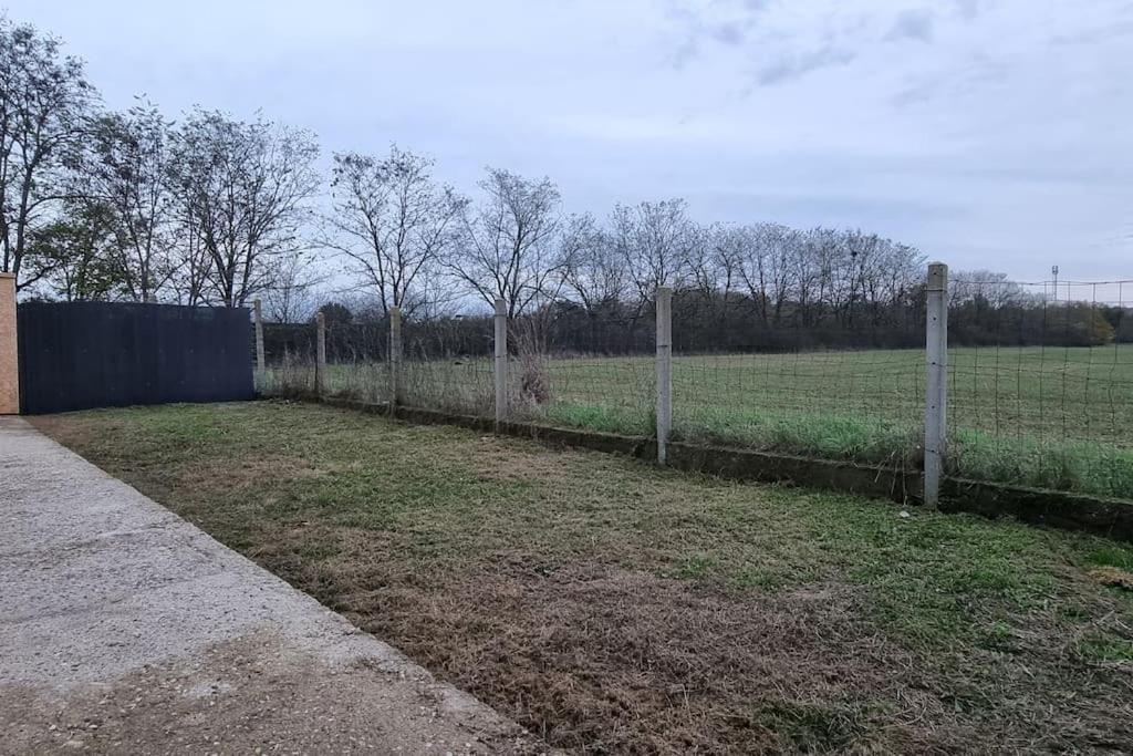 Belle Maison Climatisee Renovee Pac-Man Entre Collegues, Amis, Famille - Barbecue - Netflix - Prime - Baby Foot 50Cts Saint-Seurin-sur-l'Isle Экстерьер фото
