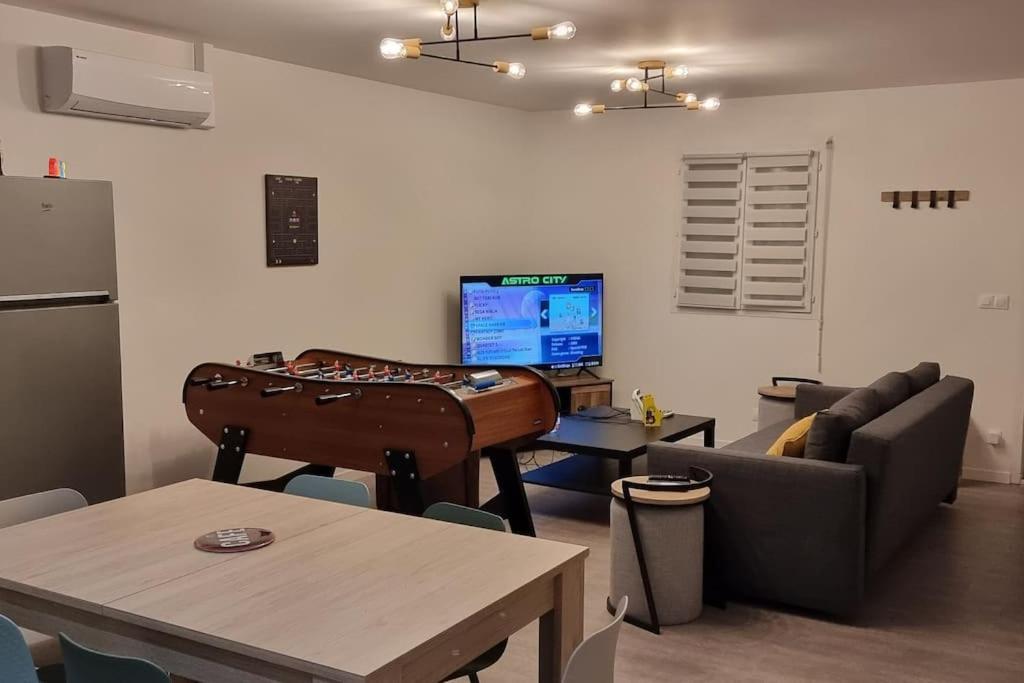Belle Maison Climatisee Renovee Pac-Man Entre Collegues, Amis, Famille - Barbecue - Netflix - Prime - Baby Foot 50Cts Saint-Seurin-sur-l'Isle Экстерьер фото