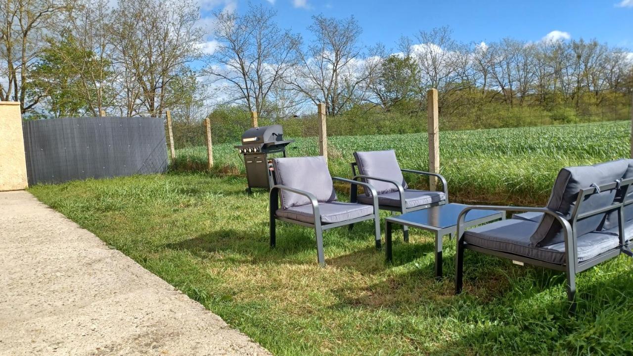 Belle Maison Climatisee Renovee Pac-Man Entre Collegues, Amis, Famille - Barbecue - Netflix - Prime - Baby Foot 50Cts Saint-Seurin-sur-l'Isle Экстерьер фото